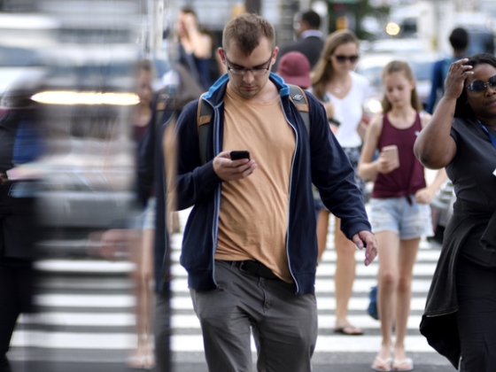 Szigorú korlátozásokat és félmilliárd dolláros büntetést kapott a Meta