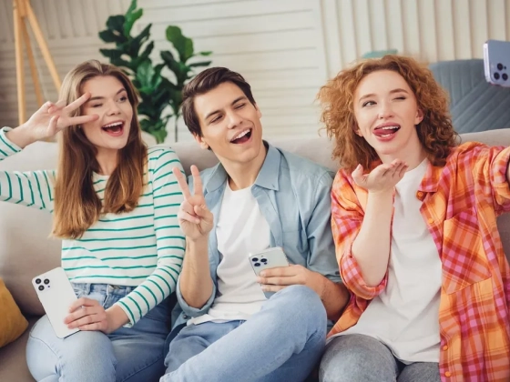 A YouTube eltűri az AI-videókat, de pénzt keresni bármivel már nem lehet