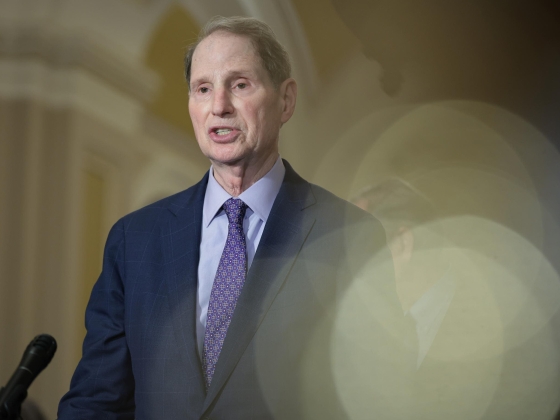 Contra Sen. Wyden, az adatközpontok az adóajándék, amely folyamatosan ad