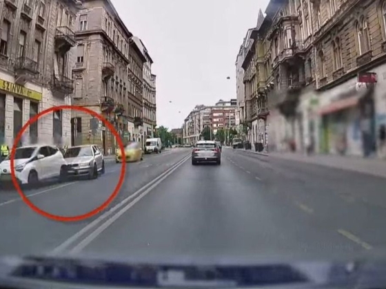 Hátulról felöklelte a szabályosan közlekedő másik autót a Thököly úton + videó