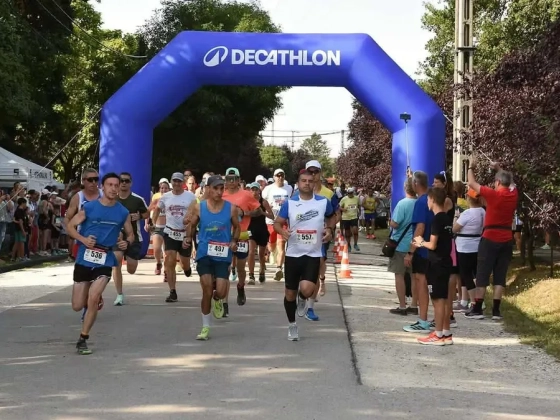 A szombati harminc kilométer után vasárnap megnyerte a félmaratonit