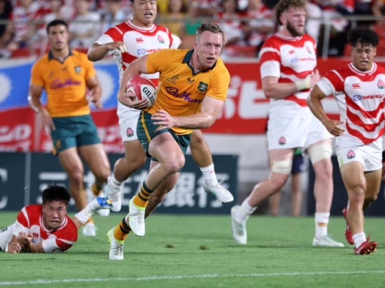 Az új edző Kiss győztesen kezdett, miközben Wallabies dübörög a merész Japán mellett