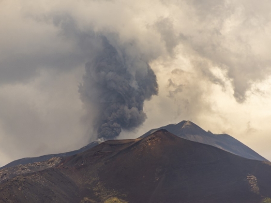 Az Etna kitörése miatt megint korlátozásokat vezettek be Catania repülőterén szombaton