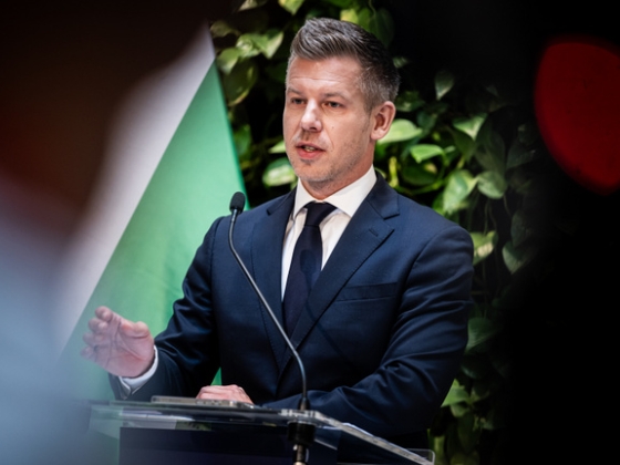 Magyar Péter üzent a Fidesznek Baka András jelölése után