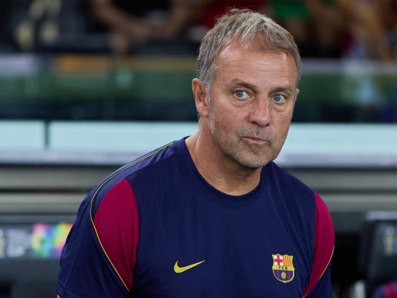Az FC Barcelona edzője, Flick új szerződést írt alá az első csapathoz
