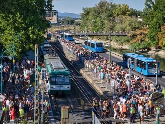 DJ Oti alaposan megdolgoztatta a budapesti közösségi közlekedést – Vitézy Dávid megköszönte