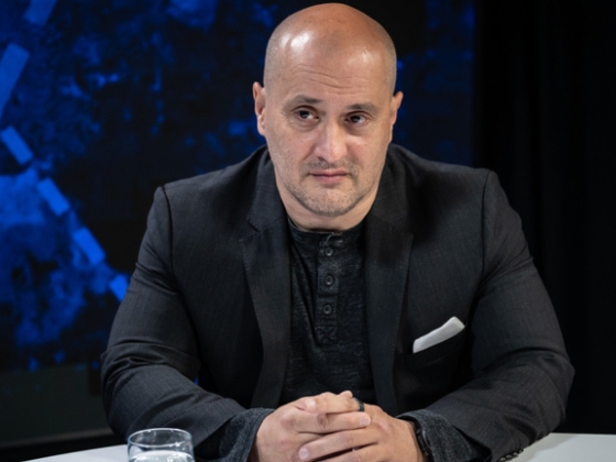 Tarjányi Péter szerint egyáltalán nem véletlen, hogy Orbán Viktor éppen Szerbiában tartózkodik