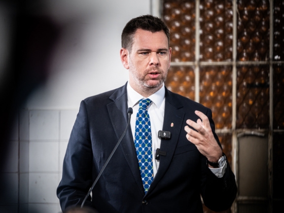 Németh Balázs és Vitézy Dávid egymásnak esett a Facebookon egy különvonatozás miatt