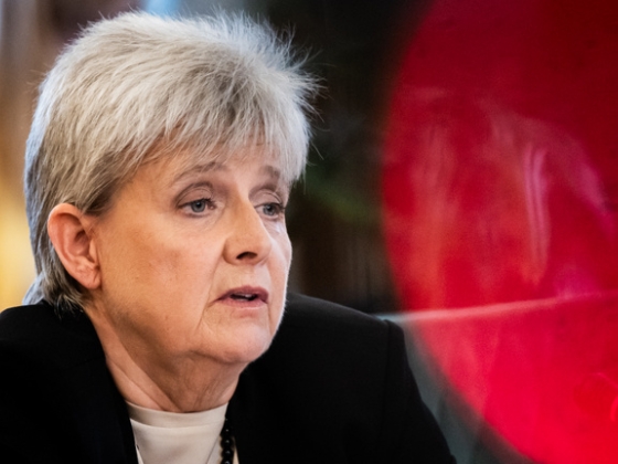 Lannert Judit megmutatta a korábban Novák Katalin által is használt irodáját, amit egy hotel recepciójához hasonlított