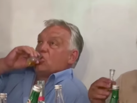 Orbán lehúzott egy rakiját