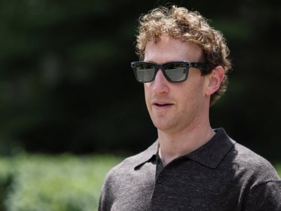 Zuckerberg kérdésekkel néz szembe azzal kapcsolatban, hogy a szuperjacht állítólag miért nem volt hajlandó segíteni az elakadt csónakon