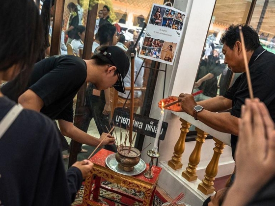 A thai iskolai lövész a közösségi médián keresztül tanulta meg a fegyverek használatát
