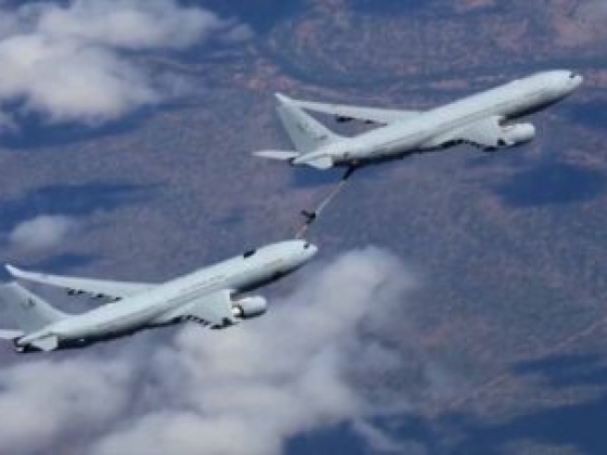 Videó: MRTT repülőgép először tankol levegőben egy ausztrál KC-30A-t