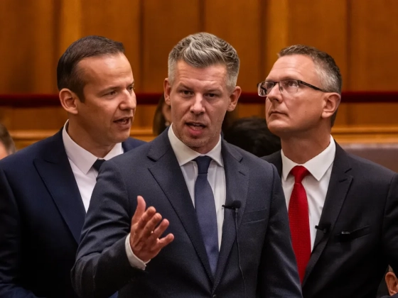 Magyar Péter szerint a soha nem látott hőség miatt nem ment még végig a Tisztítótűz – parlamenti közvetítés és elemzés