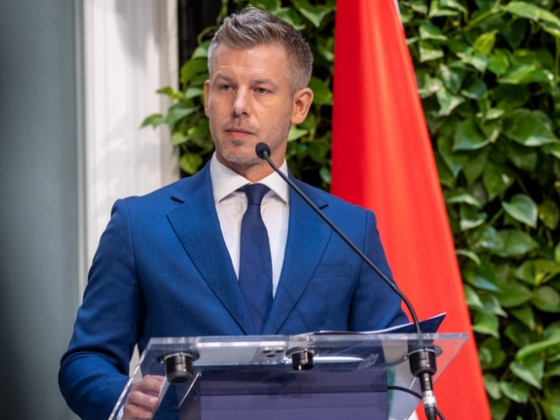 Leszámoltak a NER lopásával és pazarlásával – bejelentést tett Magyar Péter