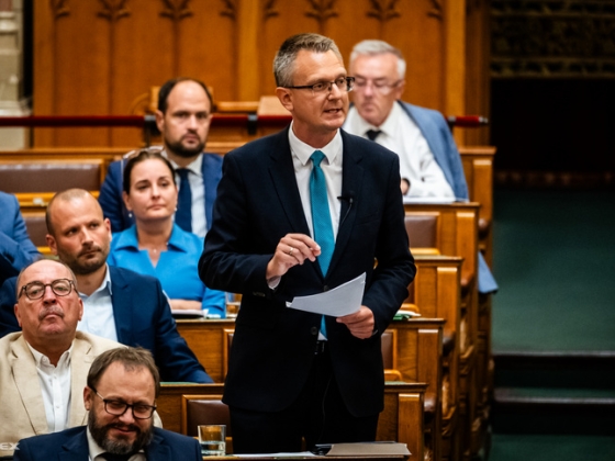 Rétvári Bence szerint Magyar Péter „az ország legnagyobb rémhírterjesztője” volt az elmúlt napokban