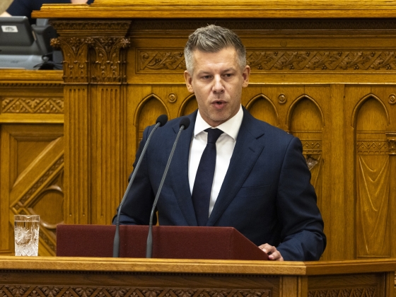 Magyar Péter: A válság idején nem lehetett minden pártkádert lecserélni a kritikus infrastruktúrák élén, de őket is utoléri a tisztítótűz