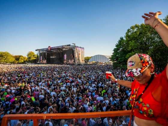 A legolcsóbb jegyekkel számolva is másfél milliárd folyhatott be a DJ Oti-buliból
