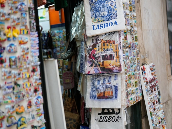 A britek vezetik a kiadásokat, de Portugáliában csökken az átlagos turistaköltés
