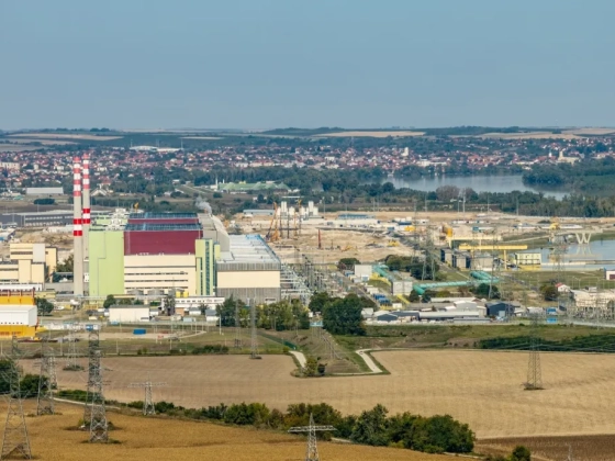 Újra két turbina termel áramot Pakson