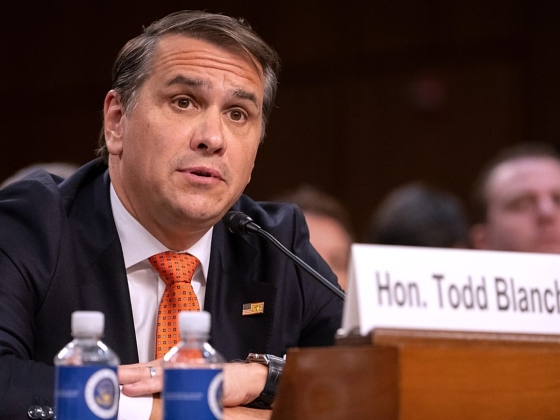 Todd Blanche letette az amerikai főügyészi esküt a véraláfutásos megerősítési harc után