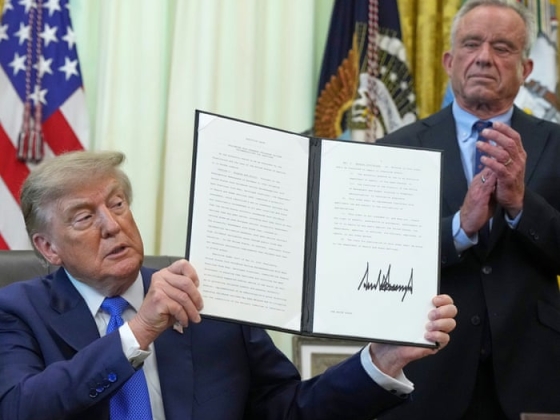 Trump aláírta a CDC oltási ütemtervének felülbírálását és az MMR-oltások felosztását