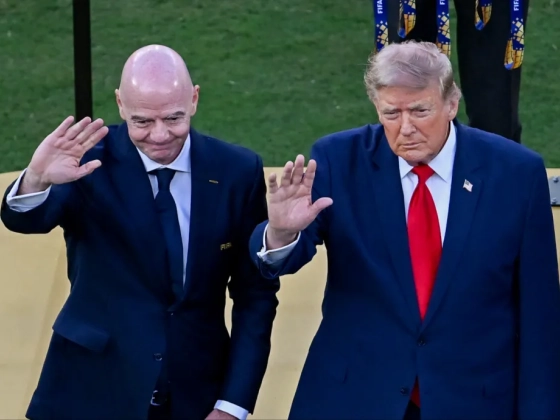 Trump szerint szörnyű hibát követne el a FIFA, ha leváltaná a fantasztikus Infantinót