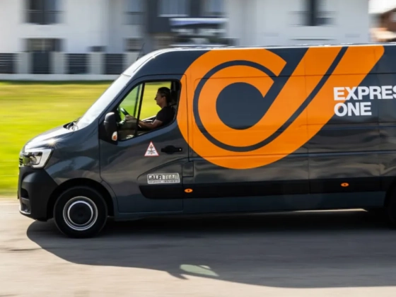 Késtek a csomagok az Express One-nál, a futárszolgálat szerint nem állt le a teljes rendszer