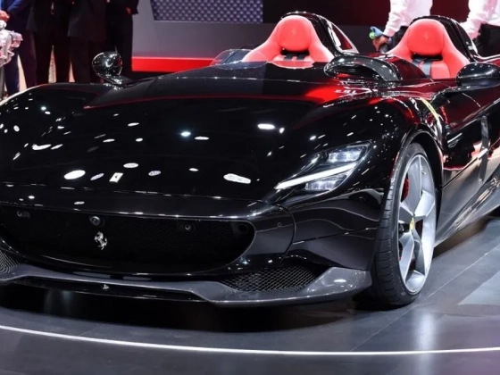 Fél órát sem vezethette az 1,7 milliárd forintos Ferrarit a gazdag tulajdonosa
