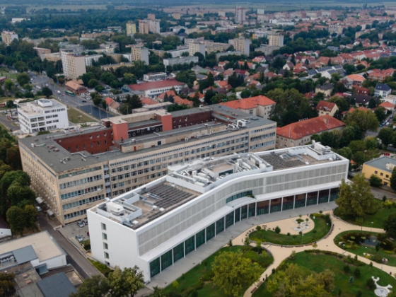 Áll a bál a Pécsi Tudományegyetemen, nyílt levélben követelik az átvilágítást