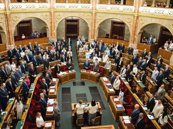 Döntött a parlament: augusztus 25-én távozik a legfőbb ügyész