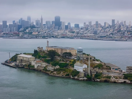 Alcatraz, a hírhedt börtön története: Al Capone-tól a legendás szökésig