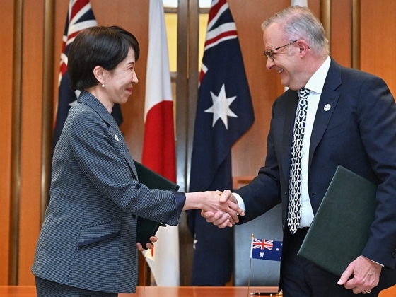 Anthony Albanese-t, Ausztrália miniszterelnökét a japán vezetővel kapcsolatos „dinnye-gaz” miatt támadják