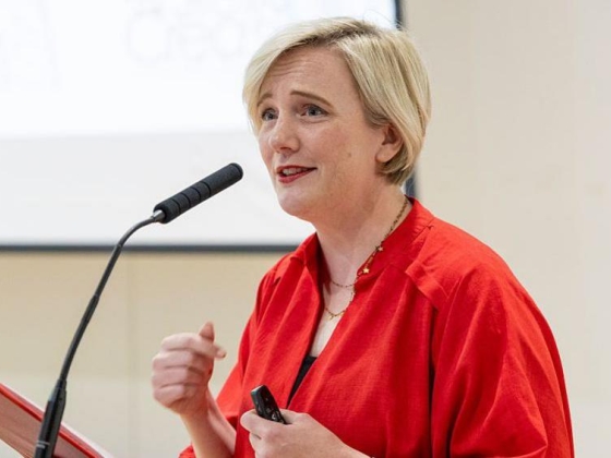 Bűnös férfi Stella Creasy képviselőnőnek a metróvonaton történő zaklatásában