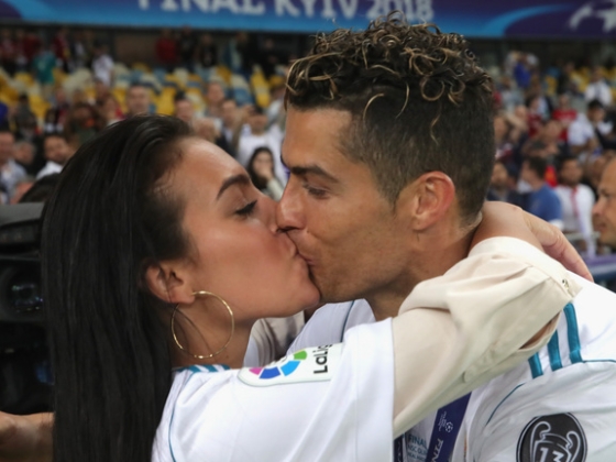 Erre az igenre várt a fél világ, összeházasodott Cristiano Ronaldo és Georgina Rodríguez