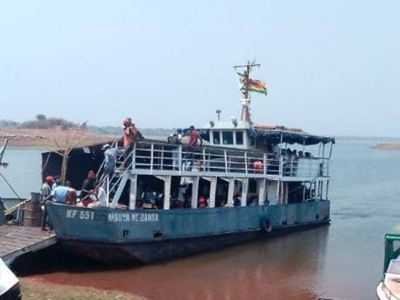 Felborult a komp a zimbabwei Kariba-tavon, 95 emberrel a fedélzetén