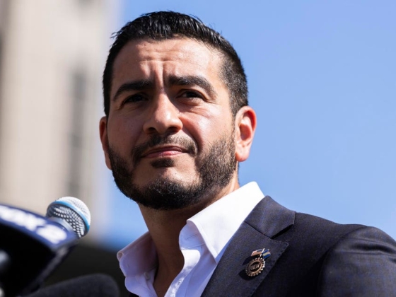 1 ébredtem? Abdul El-Sayed szerint a július 4-ét és a 2. módosítást kritizáló bejegyzések régiek