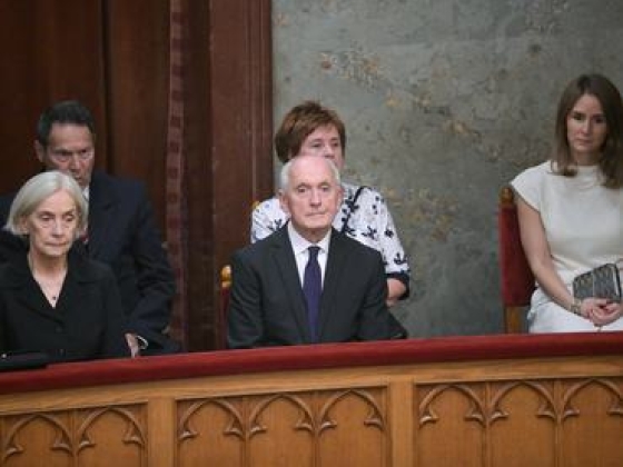 Államfőhöz méltó, de vitatható körülmények mellett – így látja Baka Andrást a nemzetközi sajtó
