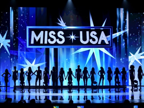 A trónfosztott Miss North Carolina USA jogi lépésekkel fenyegetőzik a cím elvesztése miatt