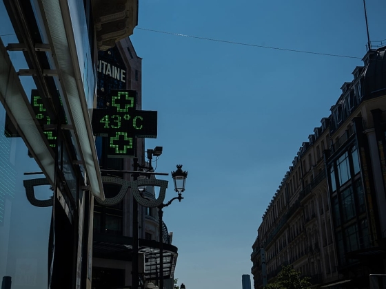 Franciaországban rekkenő hőhullám, ahogy szigorodnak a vízkorlátozások
