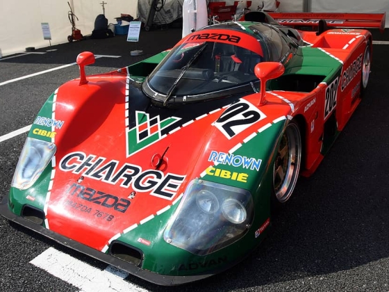 A Mazda 767B kiégett a Laguna Secában: Le Mans ikonja lángokban áll