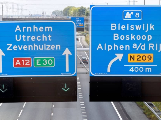 Lezárták az A12-t Hollandiában: Itt Ön, mint nyaraló, beleesik a dugócsapdába