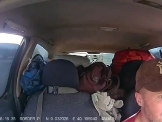 500 kilométert vezetett egy golyóval a lábában a brit influenszer, kétszer is rálőttek – videó