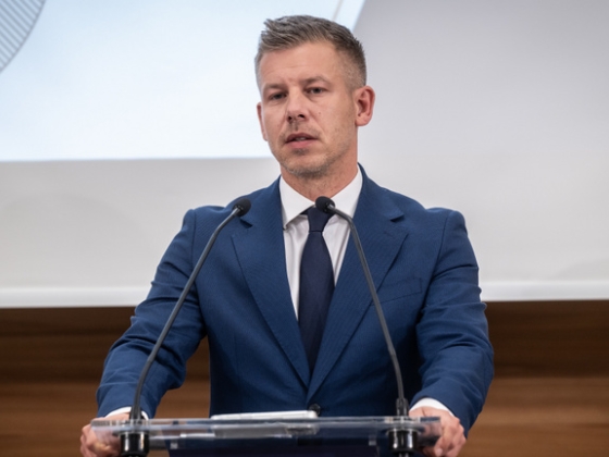 Megérkezett Magyar Péter rendkívüli bejelentése Paksról