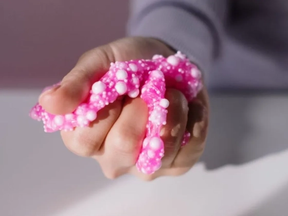 Kórház lett a vége egy Shein-rendelésnek, egy kisfiú arcába robbant egy játék