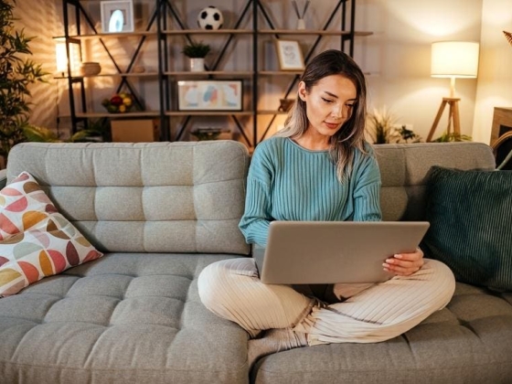 Hogyan lehet felfedezni egy mesterséges intelligencia által generált videót, mielőtt megosztaná