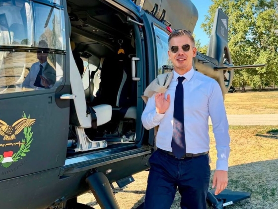 Magyar Péter helikopterrel indult Paksra