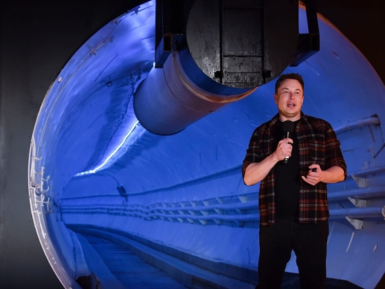 Musk SpaceX lefoglalt egy 17. századi palotát, hogy megnézze a spanyol napfogyatkozást