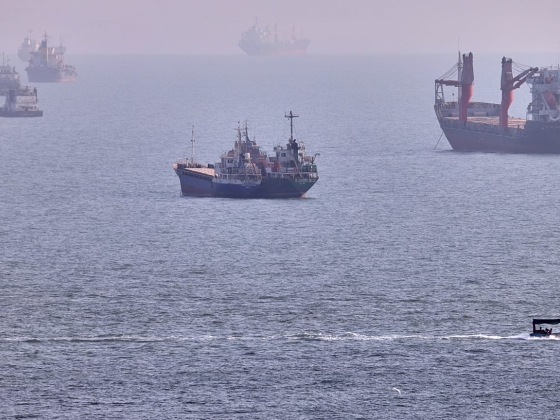 A Hormuzi-szoros bezárása miatt az IEA és az OPEC megosztotta a globális olajkeresletet