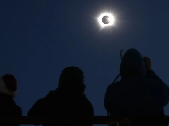 Napfogyatkozás: bámulatos videón a különleges égi jelenség